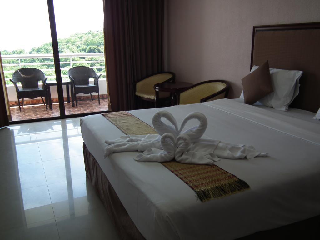 Apartamento Abricole At Pattaya Hill Exterior foto