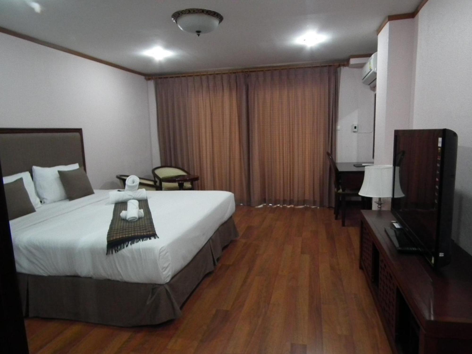 Apartamento Abricole At Pattaya Hill Exterior foto