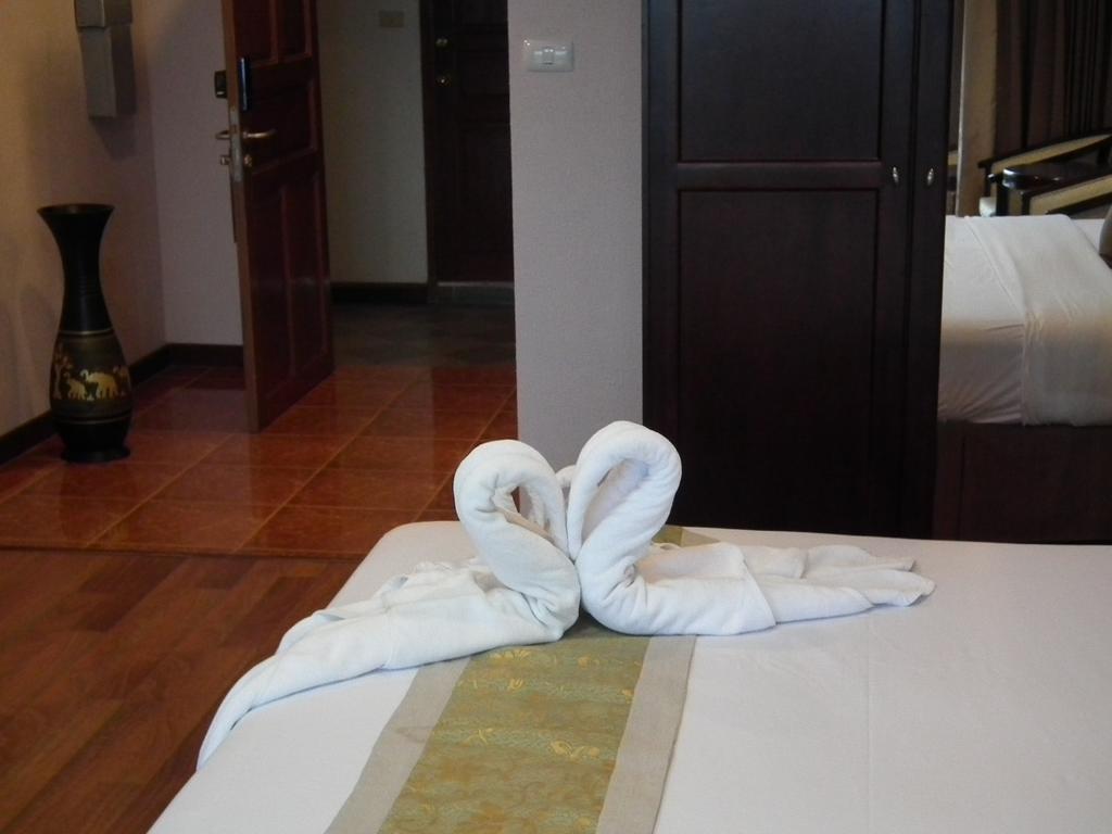 Apartamento Abricole At Pattaya Hill Exterior foto