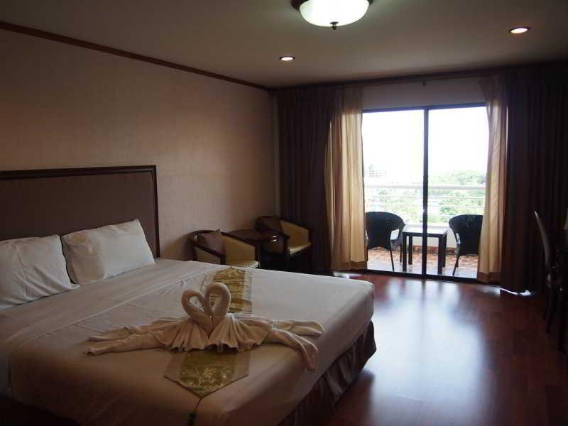 Apartamento Abricole At Pattaya Hill Exterior foto