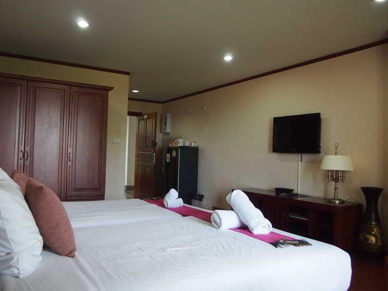 Apartamento Abricole At Pattaya Hill Exterior foto