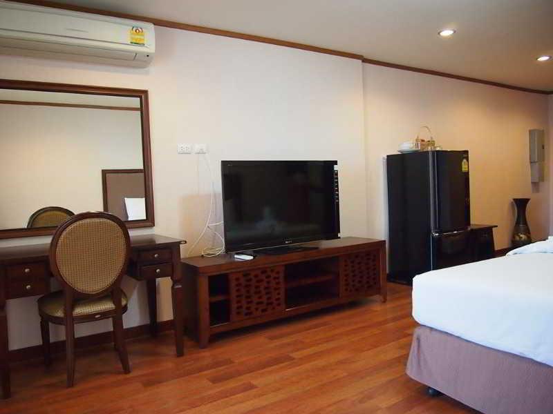 Apartamento Abricole At Pattaya Hill Exterior foto