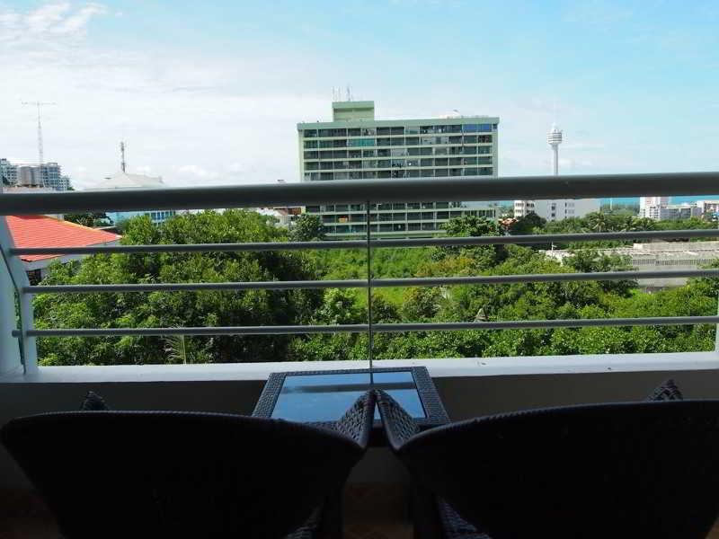 Apartamento Abricole At Pattaya Hill Exterior foto