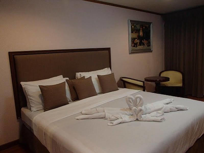 Apartamento Abricole At Pattaya Hill Exterior foto
