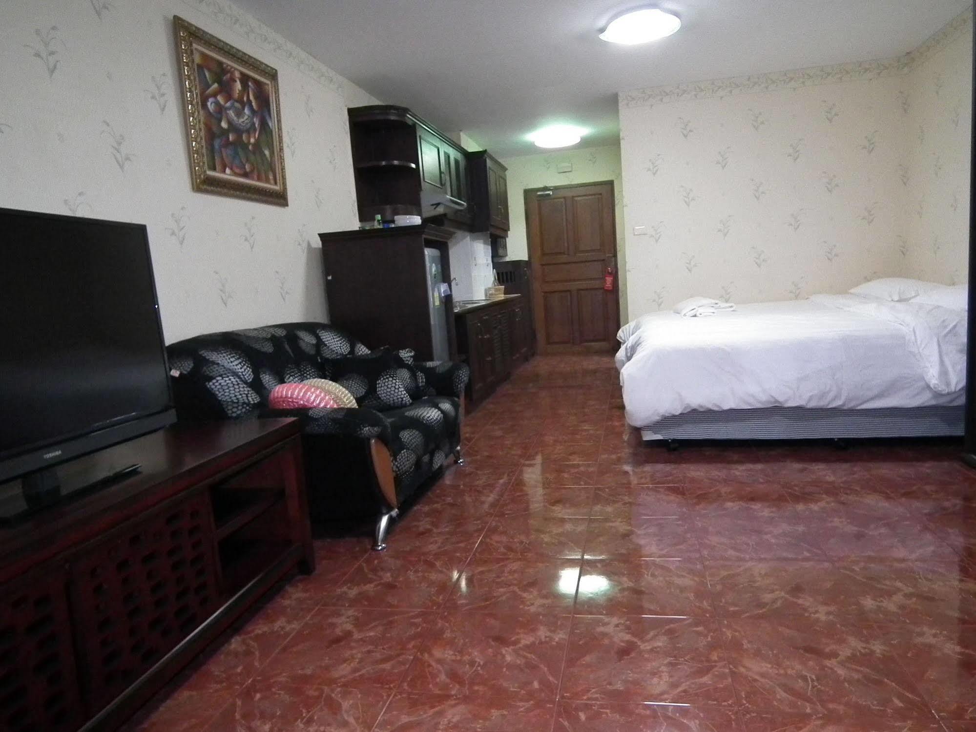 Apartamento Abricole At Pattaya Hill Exterior foto