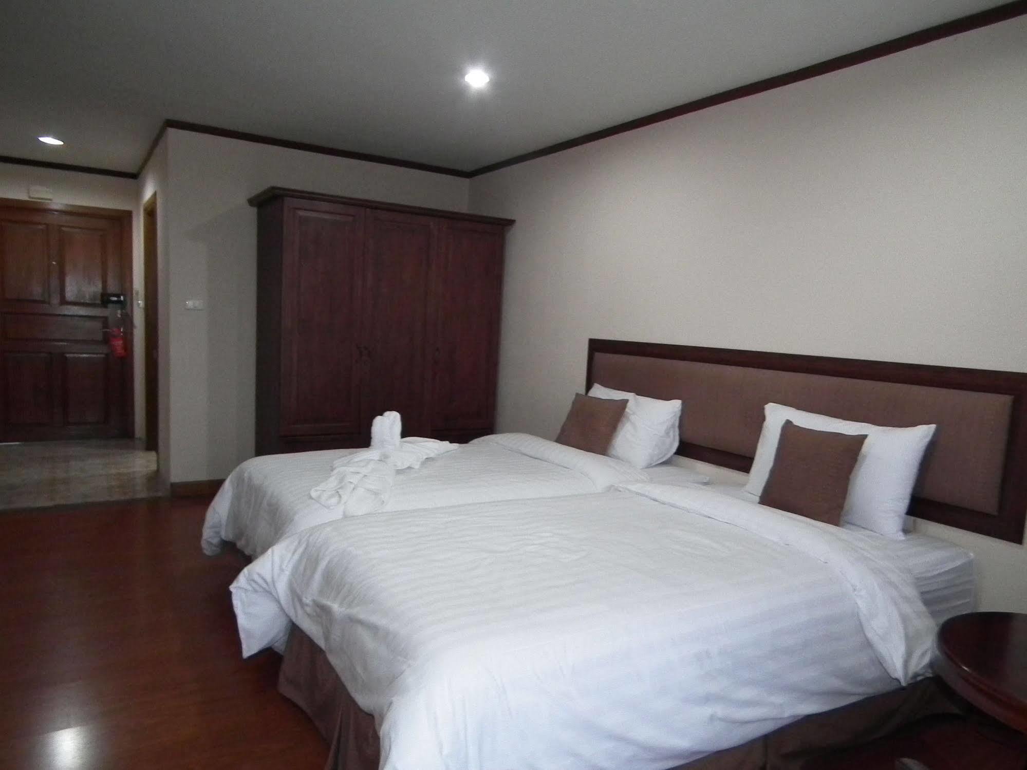 Apartamento Abricole At Pattaya Hill Exterior foto