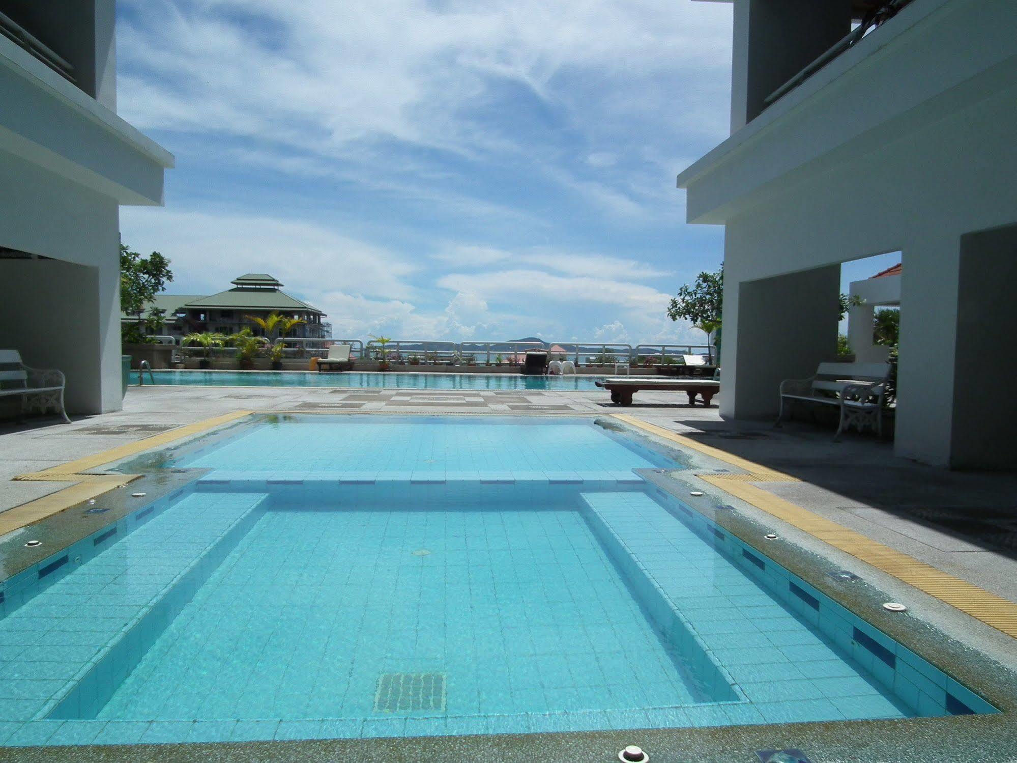 Apartamento Abricole At Pattaya Hill Exterior foto
