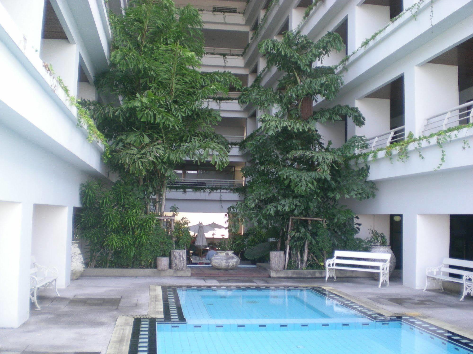 Apartamento Abricole At Pattaya Hill Exterior foto