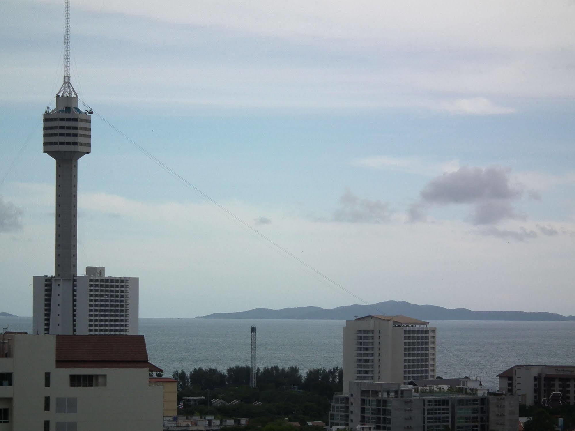 Apartamento Abricole At Pattaya Hill Exterior foto